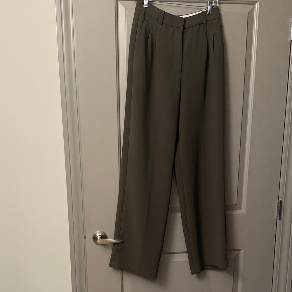 Aritzia Women's Olive Green Trousers